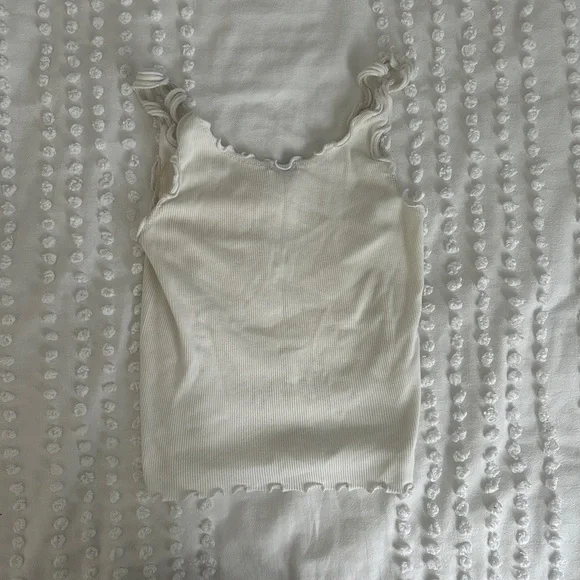 Brandy Melville White Sleeveless Top - Picture 4 of 4